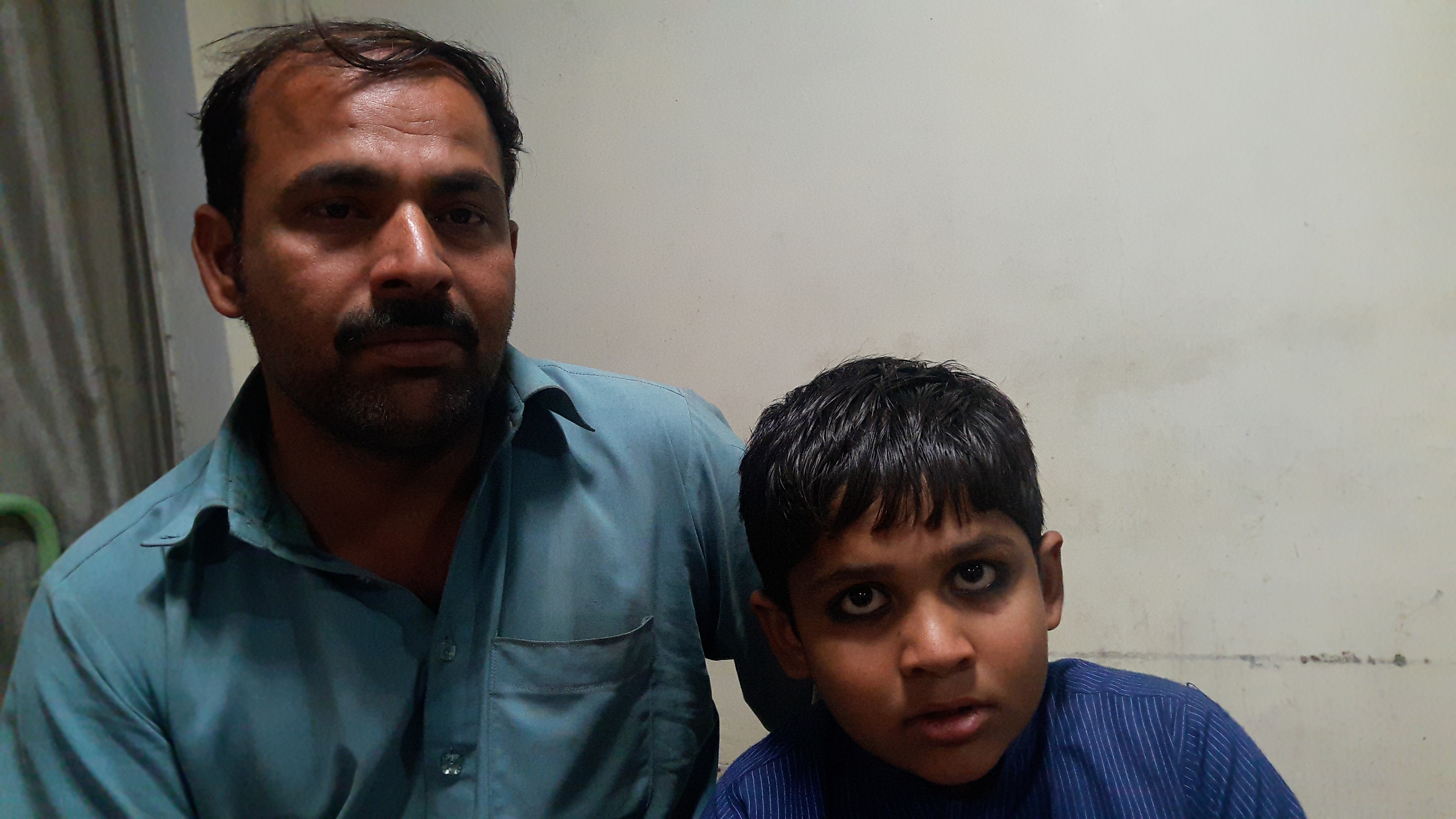 This little kid needs a surgery to relieve his pain - Transparent Hands