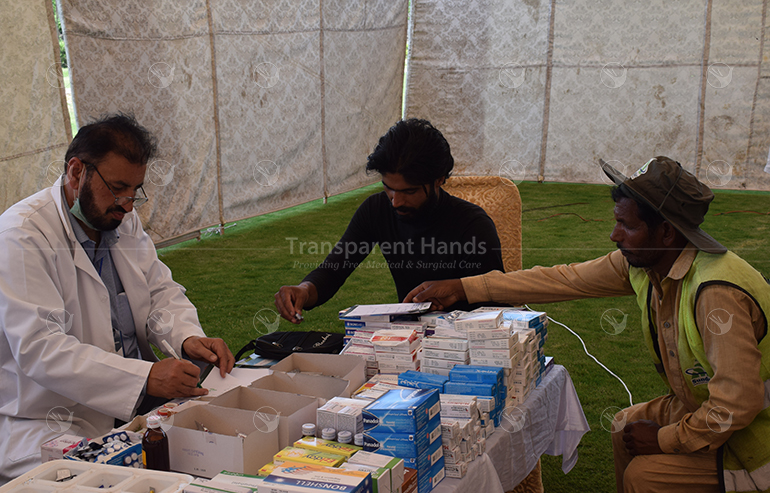 medical-camp-at-Jhang-shorkot-punjab-by-transparent-hands