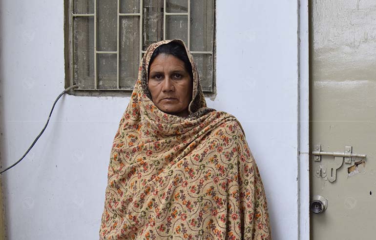 Donate to Maqsoodan Bibi for Her Thyroid Surgery