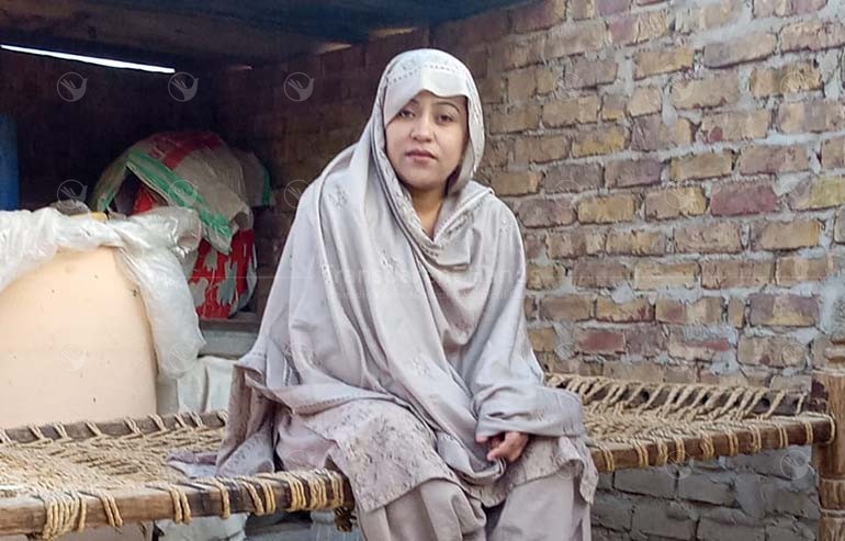 Samina pre image
